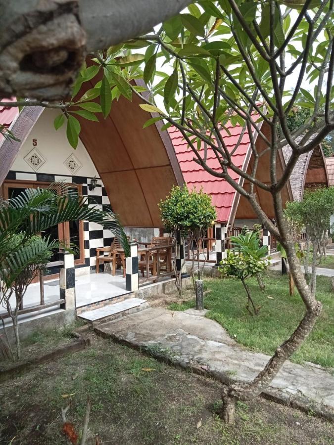Meno Smile Cottages Gili Meno Luaran gambar