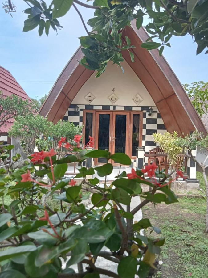 Meno Smile Cottages Gili Meno Luaran gambar